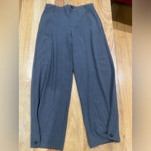 Zara Women’s Gray Pinstripe Pants/ size small